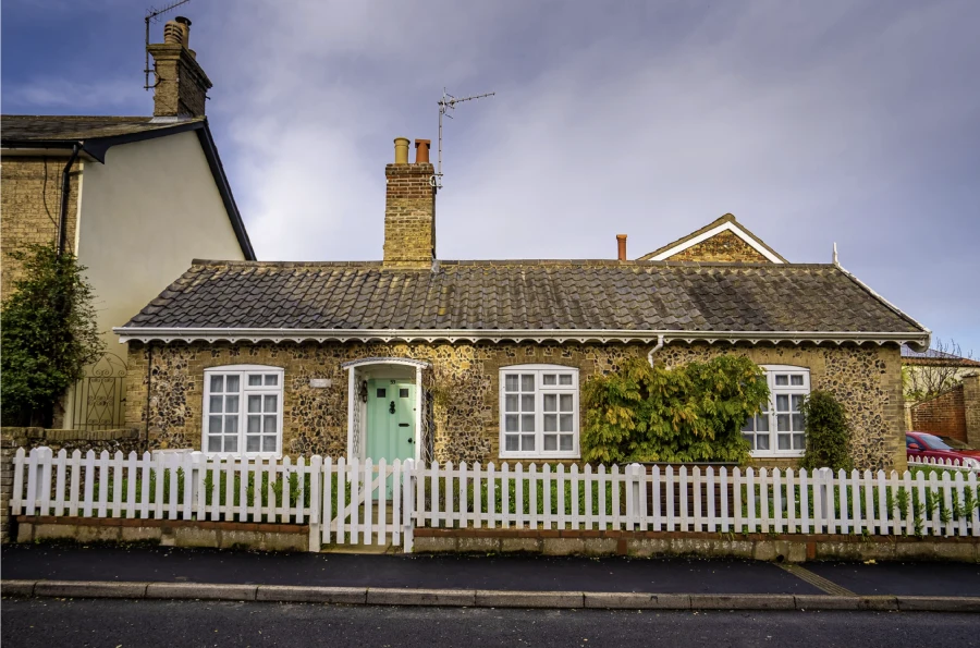 Cottage ; Bungalow  ; Cottage complex ; Stone-built Cottage ; Family Cottages ; Dog-Friendly ; 