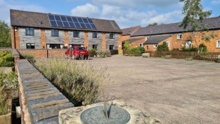 Buttercups Haybarn 5 Star Cottage with Indoor Pool, Sports Court & Toddler Play Area - Photo 29