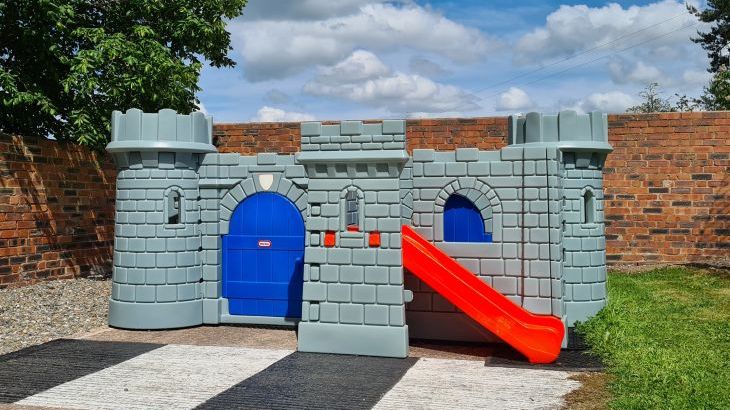 William's Hayloft with Swimming Pool, Sports Court & Toddler Play Area - Photo 11