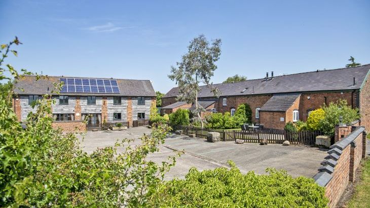 William's Hayloft with Swimming Pool, Sports Court & Toddler Play Area - Photo 26