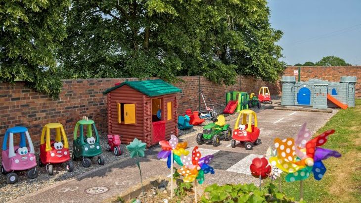 William's Hayloft with Swimming Pool, Sports Court & Toddler Play Area - Photo 29