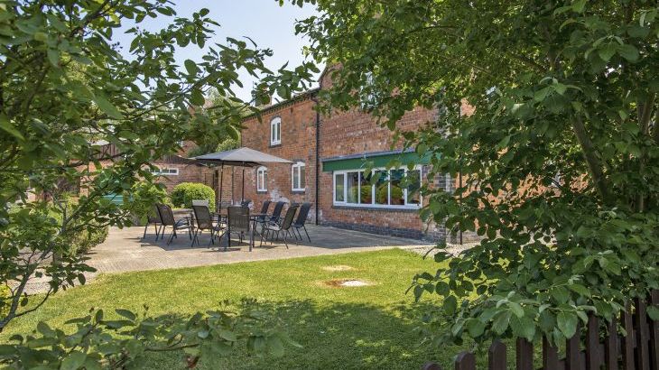 James's Parlour with exclusive use of shared Indoor Swimming Pool, Sports Court & Play Area - Photo 26