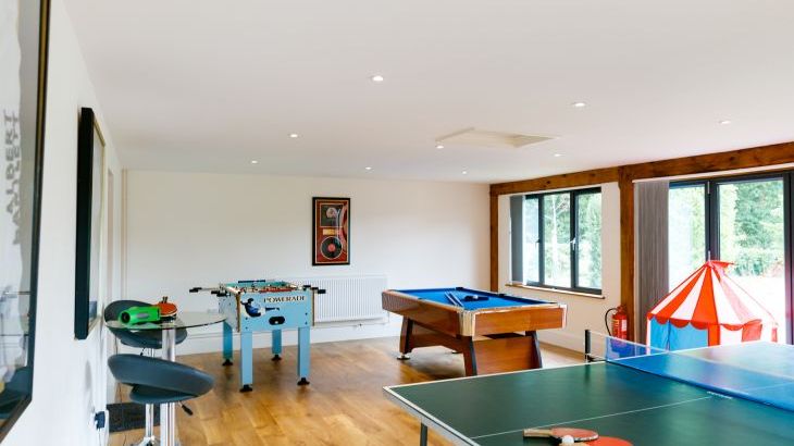 Luxury House, 5* Gold rated,sleeps 10+1 with a large garden, downstairs bedroom and wet room,  and a shared games room - Photo 24