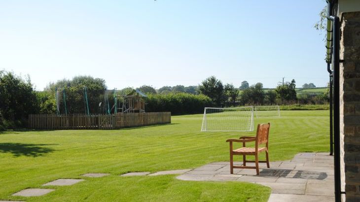 Gray Manes - Photo 2