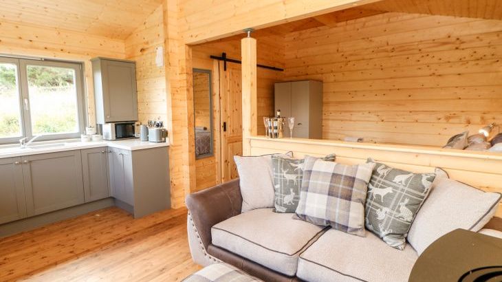 Badgers Sett - Photo 12