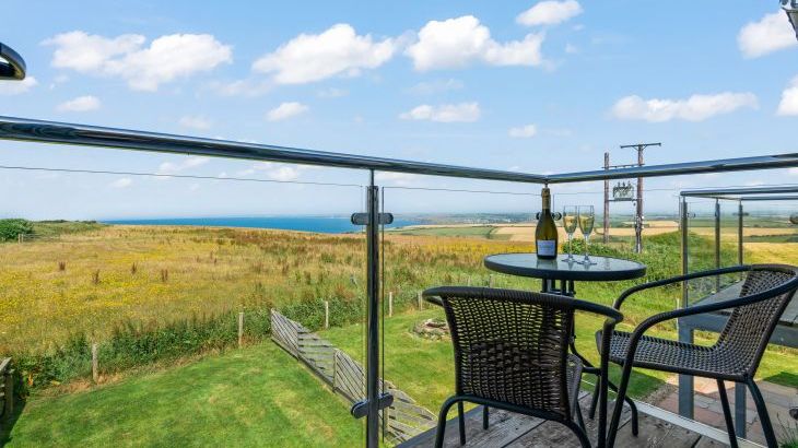 Ten Ocean Reach - Main Photo