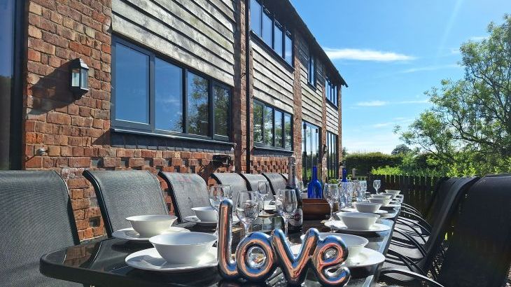 Buttercups Haybarn 5 Star Cottage with Indoor Pool, Sports Court & Toddler Play Area - Photo 5