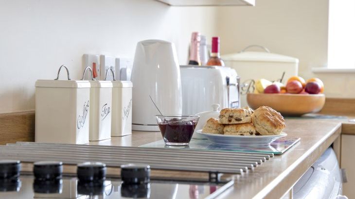 William's Hayloft with Swimming Pool, Sports Court & Toddler Play Area - Photo 26