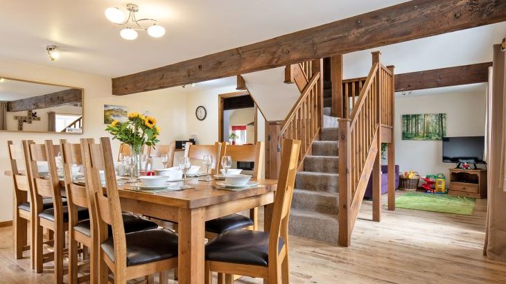 Oliver's Mill with shared Indoor Pool, Sports Court & Play Area - Photo 2