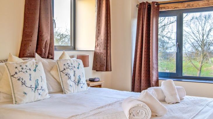 Buttercups Haybarn 5 Star Cottage with Indoor Pool, Sports Court & Toddler Play Area - Photo 11