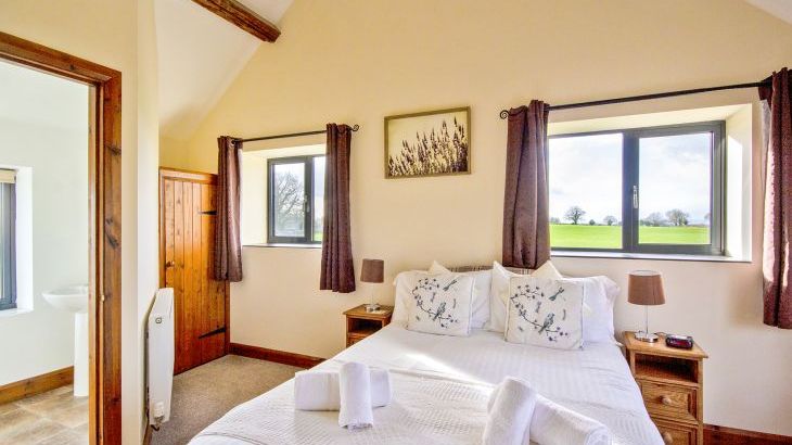 Buttercups Haybarn 5 Star Cottage with Indoor Pool, Sports Court & Toddler Play Area - Photo 12
