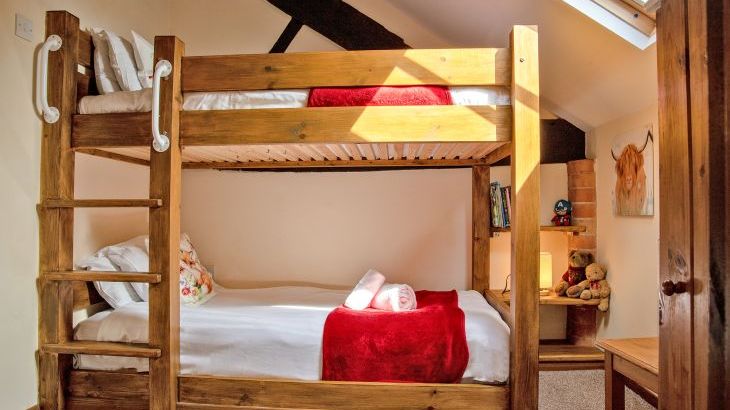 Buttercups & Hayloft Sleeps & Dines 16 with Pool, Sports Court & Play Area - Photo 28