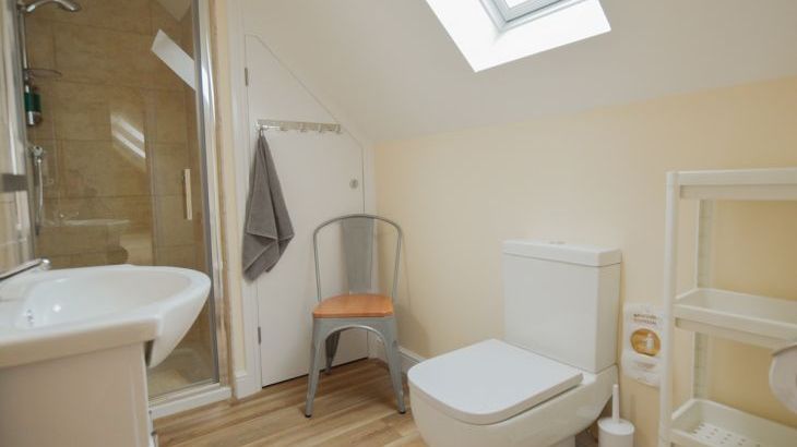 The Cotswold Manor Court with Hot Tub - Photo 17