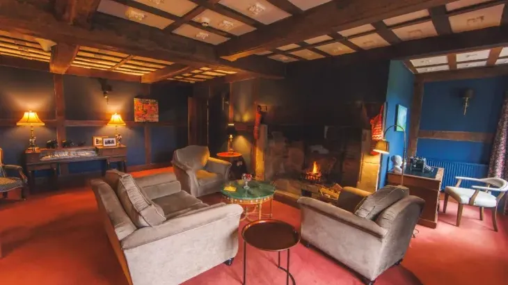 Bowley Hall - Photo 2