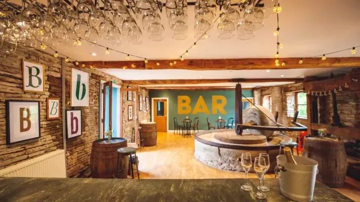 Bowley Hall - Photo 7