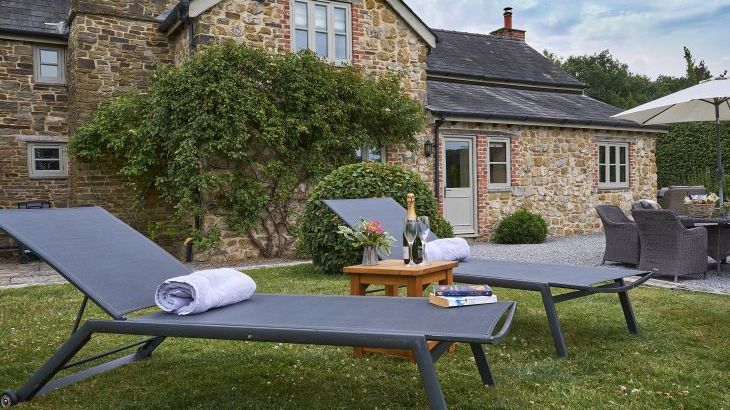 Sleeps 7+1, 5* Gold, Lovely clean Cottage in rural location with shared games room  - Photo 23