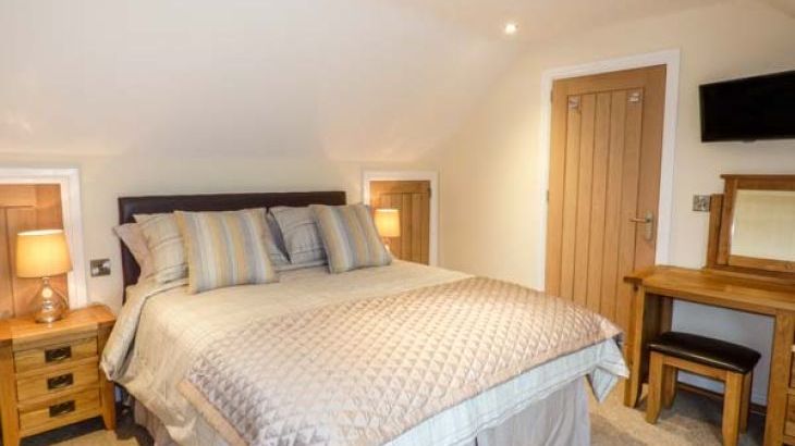 Manor Barn - Photo 7