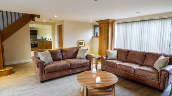 Manor Barn - Photo 3