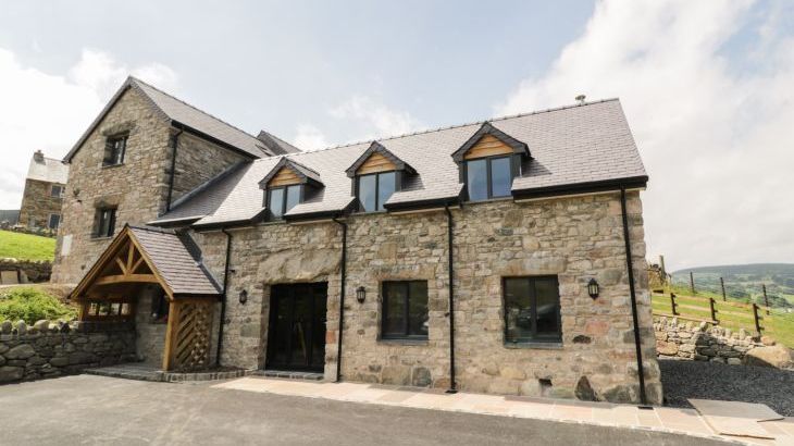 Tyn Y Celyn Isaf - Main Photo