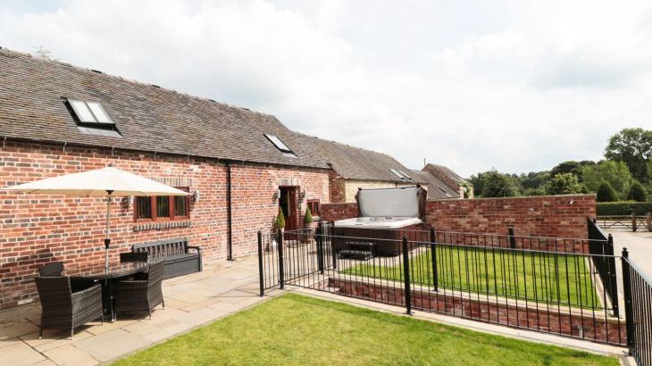 Manor Barn - Photo 16