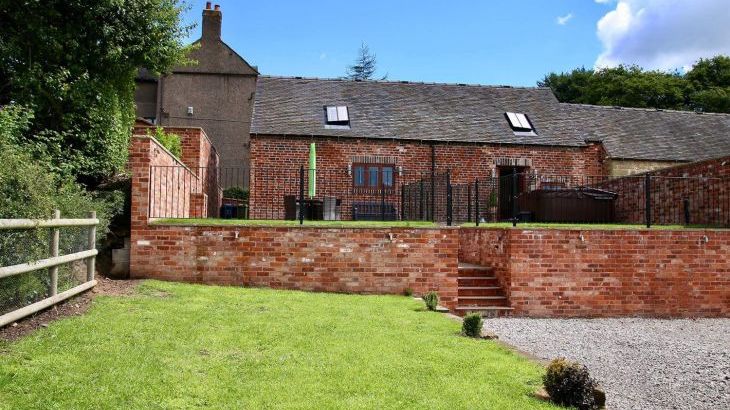 Manor Barn - Photo 18