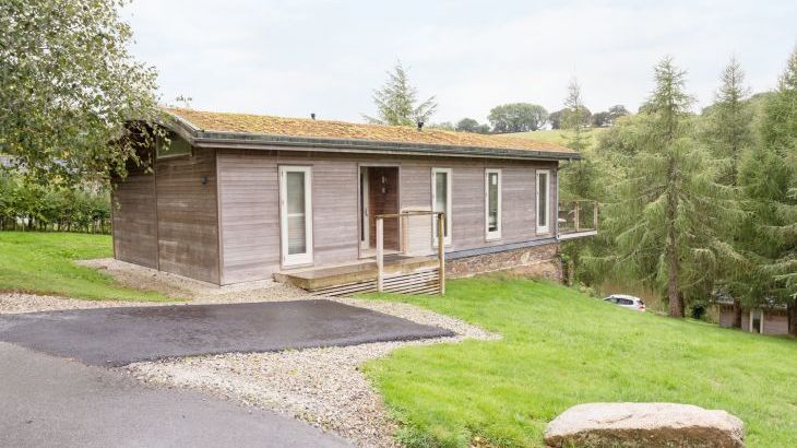 6 Lake View - Main Photo