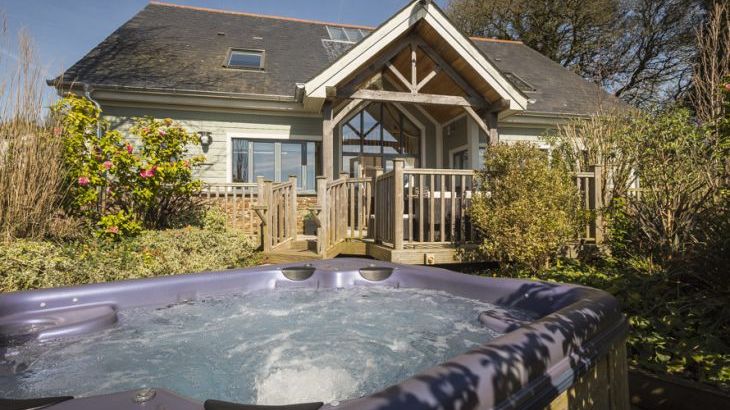 Court Lodge, Hillfield Village - Main Photo