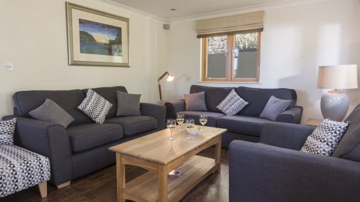 Court Lodge, Hillfield Village - Photo 3