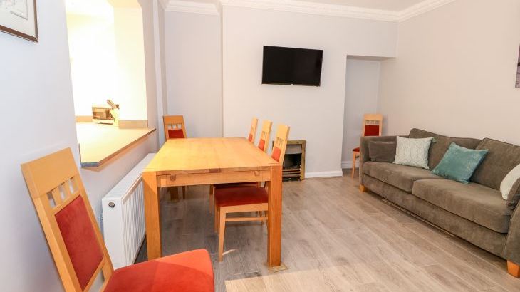 Lincoln House - Photo 4