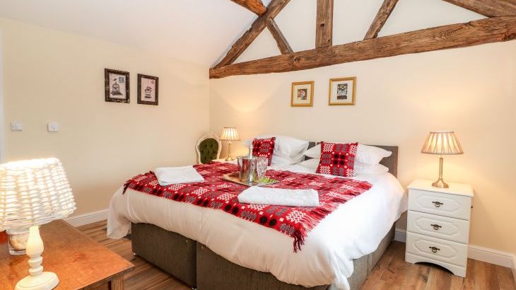 Cut Moch, Plas Moelfre Hall Barns - Photo 6