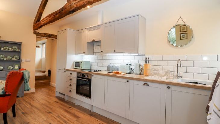 Cut Moch, Plas Moelfre Hall Barns - Photo 3