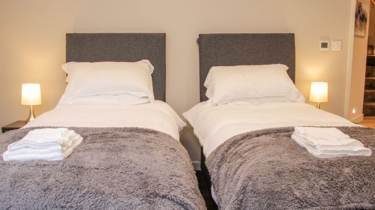 Round House - Photo 29