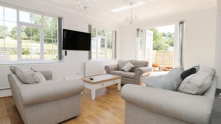 Castle Top Retreat - Photo 2