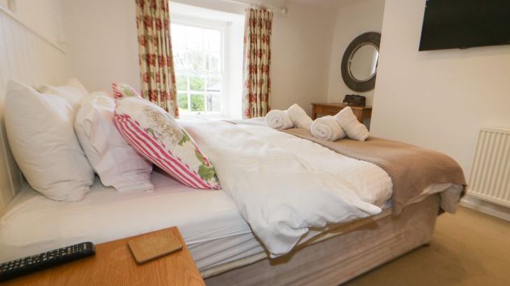 Great Western Farmhouse - Photo 11