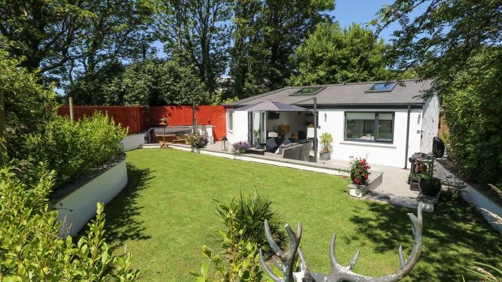 Summerhouse - Main Photo