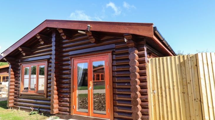 Pine Lodge - Main Photo