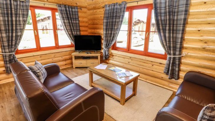 Pine Lodge - Photo 5