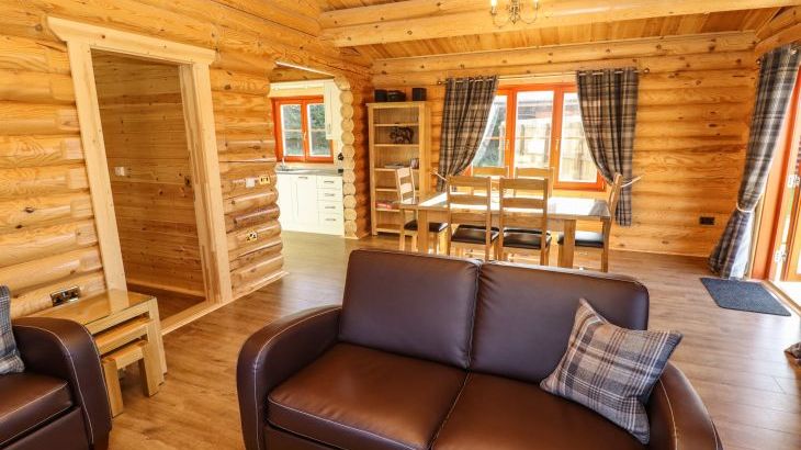 Pine Lodge - Photo 6