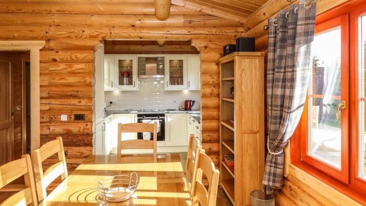 Pine Lodge - Photo 7