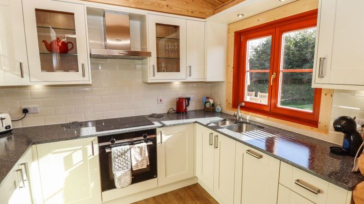 Pine Lodge - Photo 10