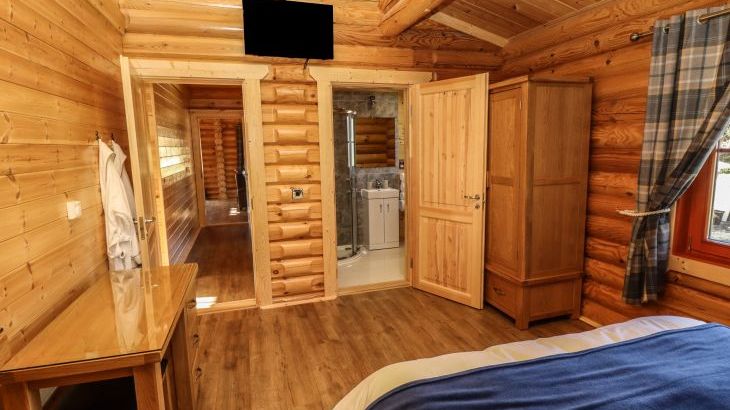 Pine Lodge - Photo 15