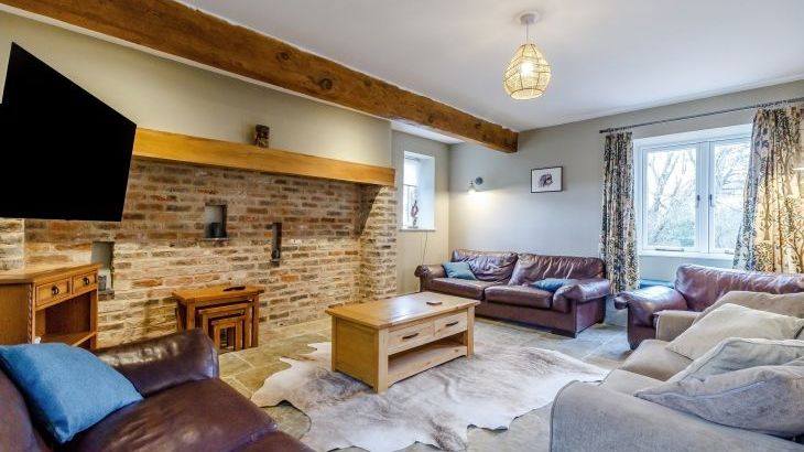 The Hay Barn - Photo 2