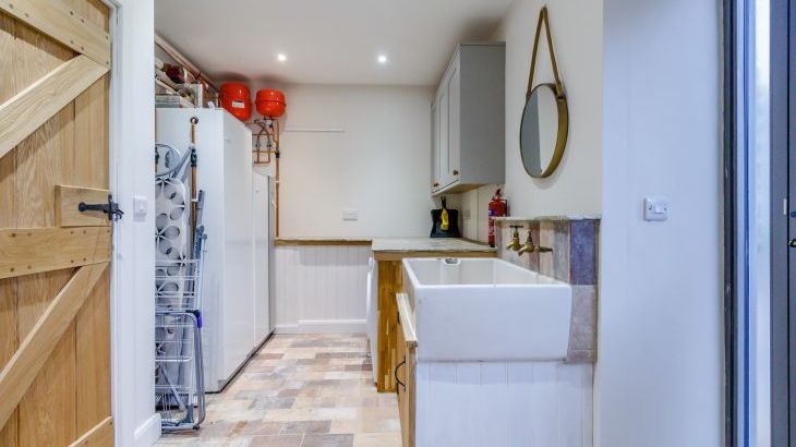 The Hay Barn - Photo 35