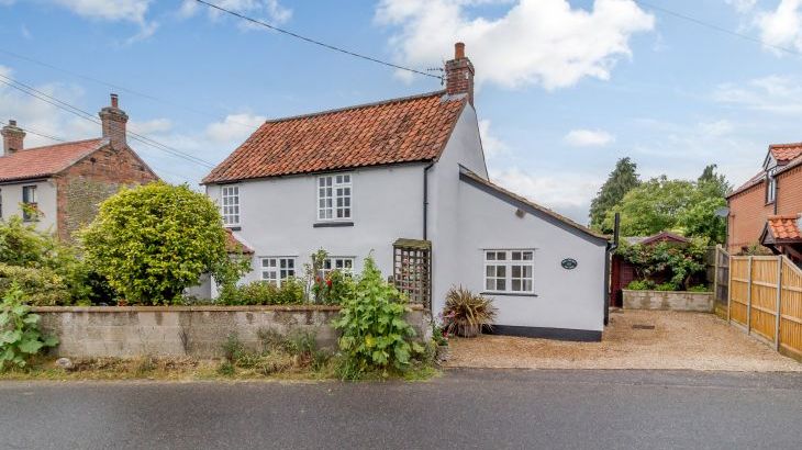 Hollyhedge Cottage - Main Photo