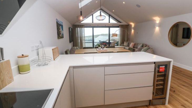 Porth Cove - Photo 10