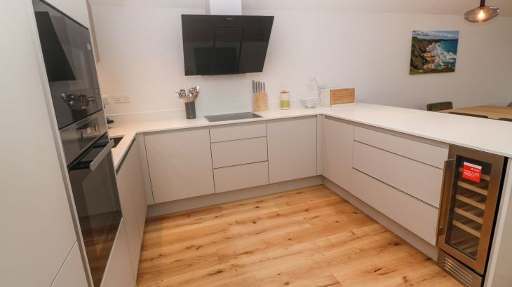 Porth Cove - Photo 11