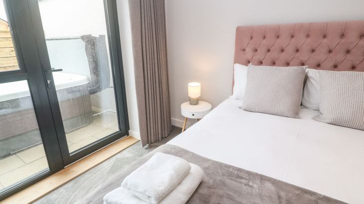 Porth Cove - Photo 19