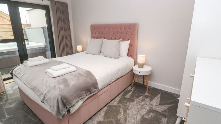 Porth Cove - Photo 20