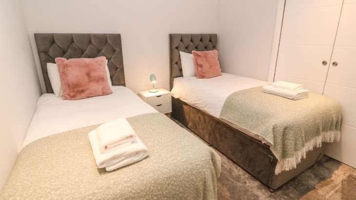 Porth Cove - Photo 24