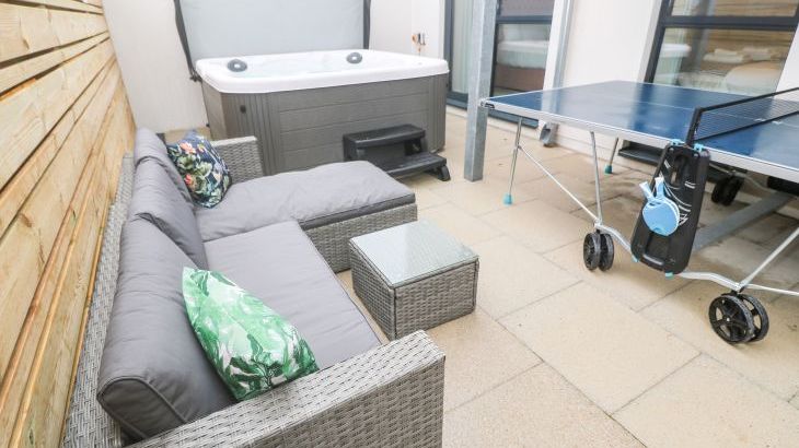 Porth Cove - Photo 32